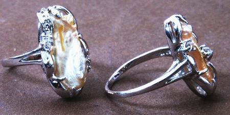 Beautiful Champagne Biwa Pearl Ring