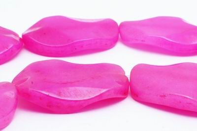 6 Glamorous Dark Pink Jade Wavy Beads