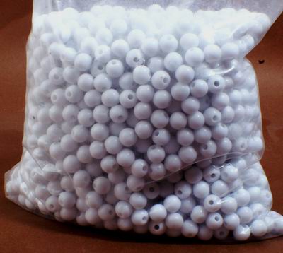 1,750 x 8mm White Plastic Beads
