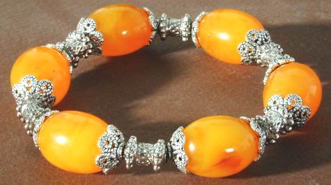 Beautiful Chunky Chinese Amber Bracelet