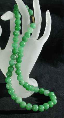 Glamorous Jade Bead Necklace