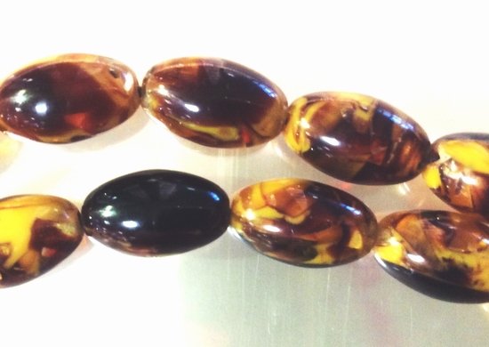 31 Amber Golden Chocolate 2-Tone Oval Beads