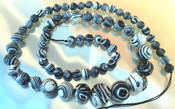 Graduated Zebra Calsilica Bead String - 12mm to 6mm