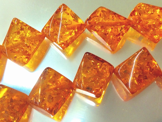 27 Twisted Diamond Honey-Yellow Amber Beads
